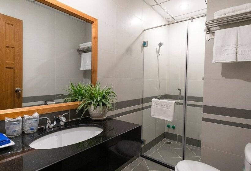 Fotos del hotel Reddoorz Yen Nam  Hoang Van Thu Street:  17