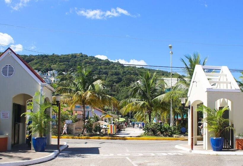 Fotos del hotel Fisherman Point Beach Resort:  12