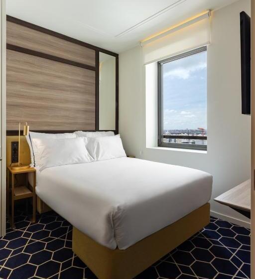 Fotos del hotel Pestana Cr7 Gran Vía Madrid:  10