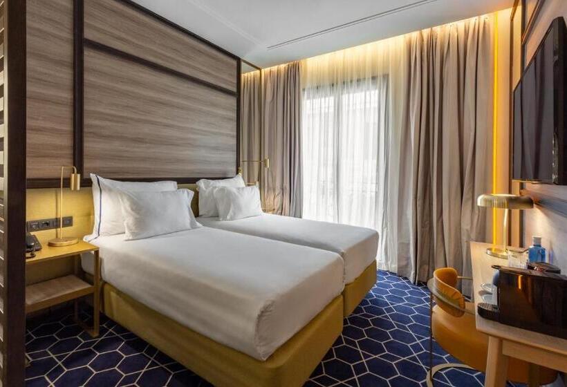 Fotos del hotel Pestana Cr7 Gran Vía Madrid:  2