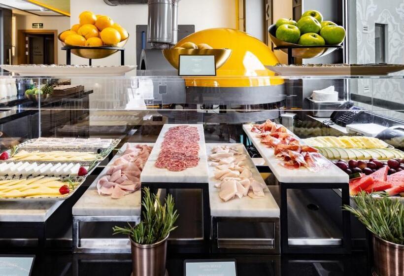 Fotos del hotel Pestana Cr7 Gran Vía Madrid:  16