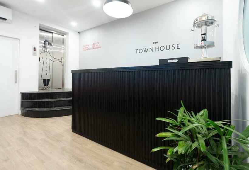 Fotos del hotel Oyo Townhouse 229  Mannat International:  2