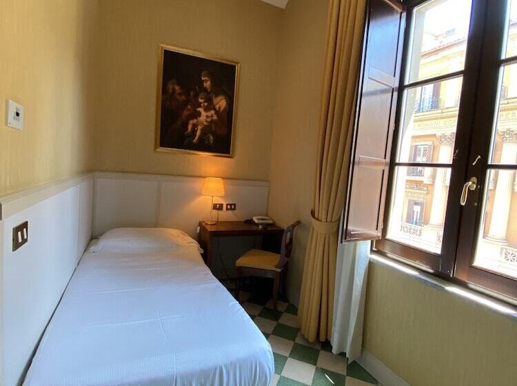 Fotos del hotel Dnb House:  18