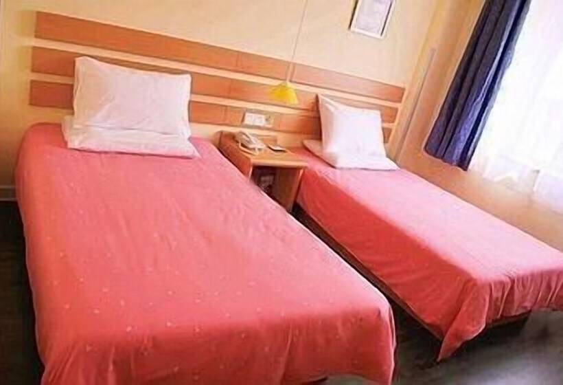 Fotos del hotel Home Inn Nanchang West Beijing Road:  10