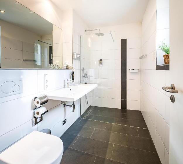 Fotos del hotel Schroeders Stadtwald:  5