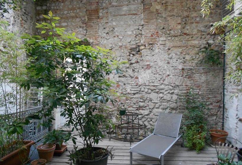 Fotos del hotel Le Crocodile Rouge:  2