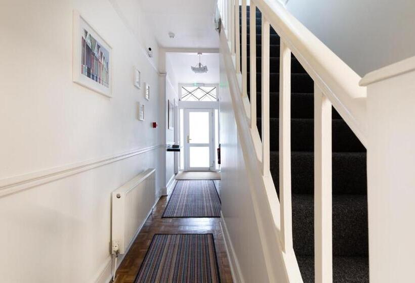 Fotos del hotel Oasis House:  2