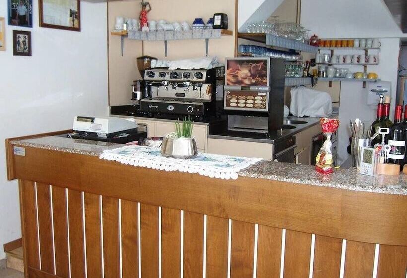 Fotos del hotel Villa Carla:  2