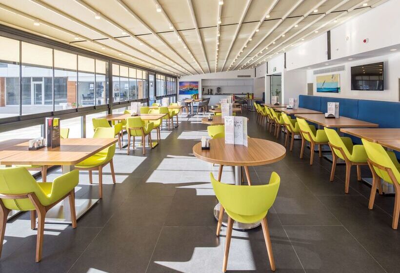 Fotos del hotel Hampton By Hilton Istanbul Kurtkoy:  8