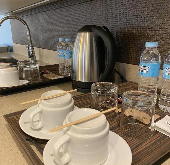 Fotos del hotel Solace:  8