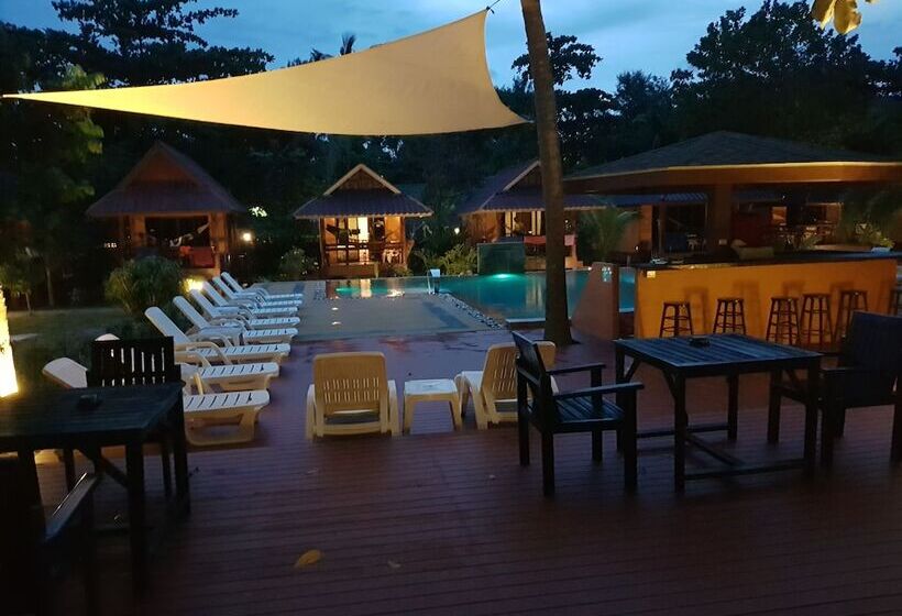Fotos del hotel Lanta Pearl Beach Resort:  3