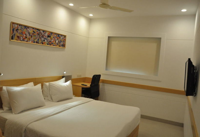 Fotos del hotel Red Fox Hotel Chandigarh:  13