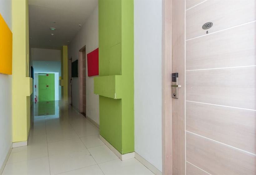 Fotos del hotel Reddoorz Plus @ Gunung Salak Street:  3