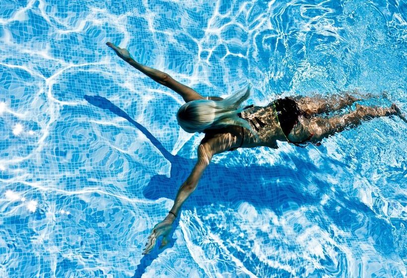 Reddoorz Plus @ Gunung Salak Street