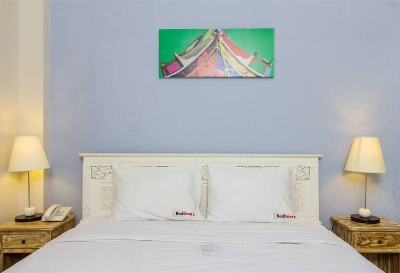 Fotos del hotel Reddoorz Plus @ Gunung Salak Street:  25