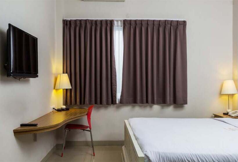 Fotos del hotel Reddoorz Plus @ Gunung Salak Street:  12