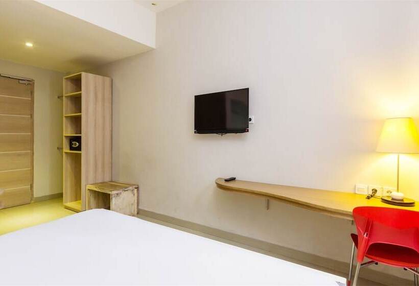 Fotos del hotel Reddoorz Plus @ Gunung Salak Street:  21