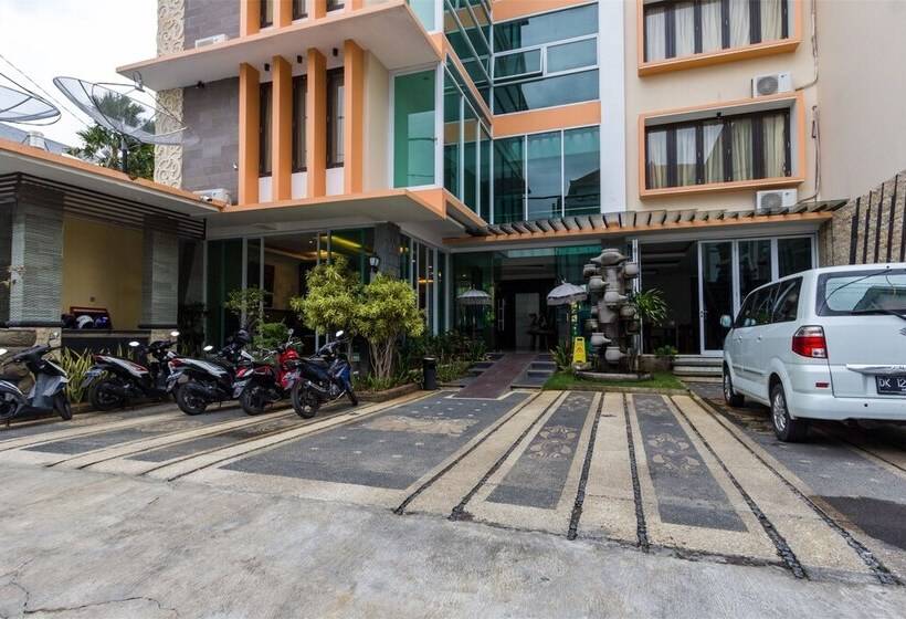 Fotos del hotel Reddoorz Plus @ Shri Lakshmi Seminyak:  2