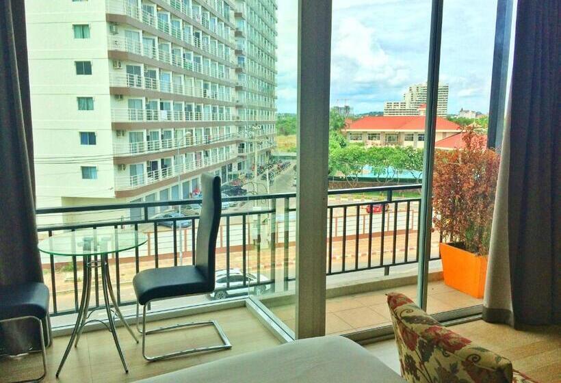 Fotos del hotel Villa Navin Beach Residence:  6