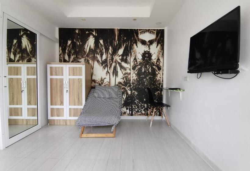 1715 House & Caff Resort Phuket