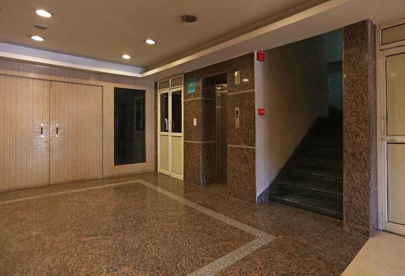 Fotos del hotel Capital O 7331  Airport Park Blue:  17