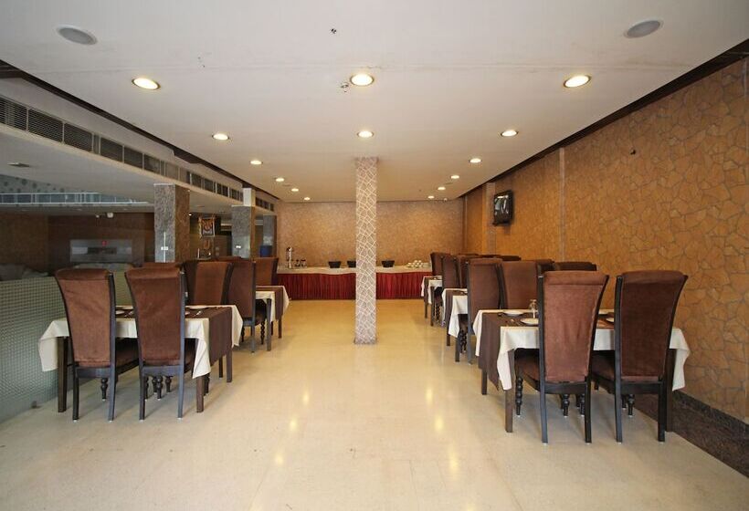 Fotos del hotel Capital O 7331  Airport Park Blue:  9