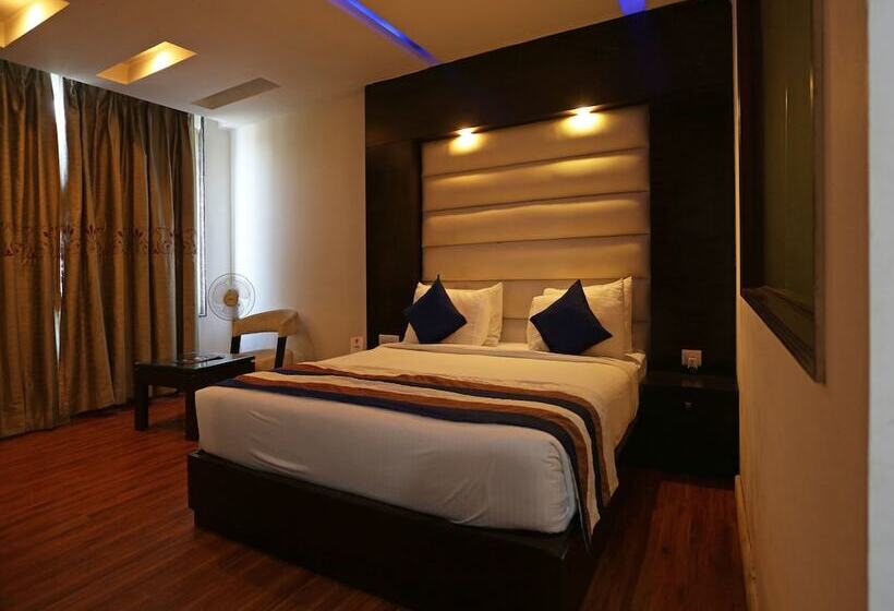 Fotos del hotel Capital O 7331  Airport Park Blue:  16