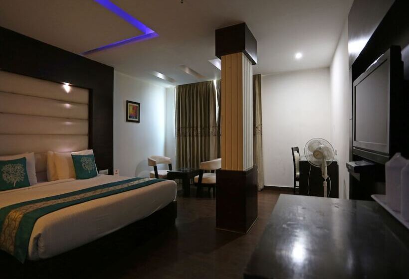 Fotos del hotel Capital O 7331  Airport Park Blue:  2