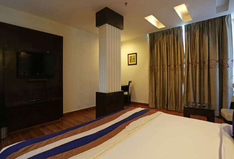 Fotos del hotel Capital O 7331  Airport Park Blue:  22