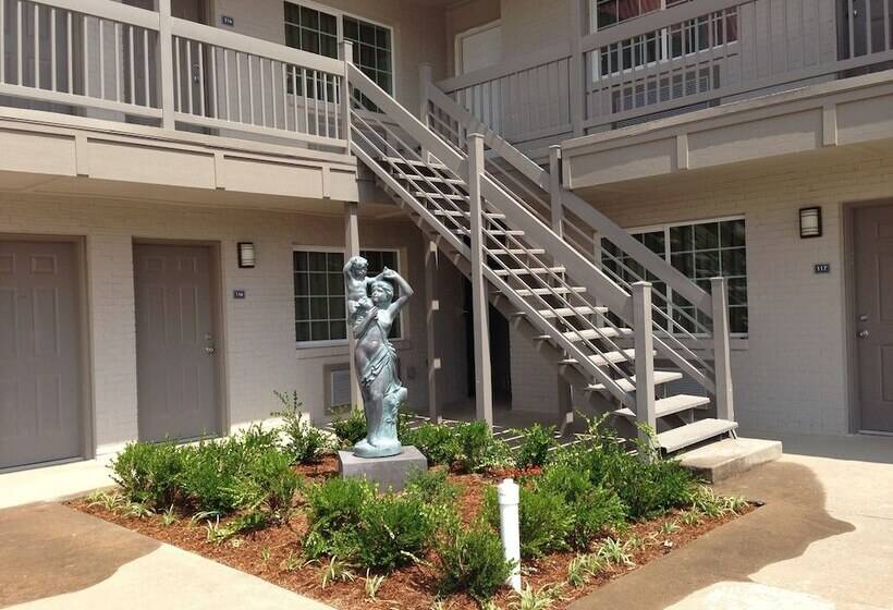 Fotos del hotel Romantic Inn & Suites:  5