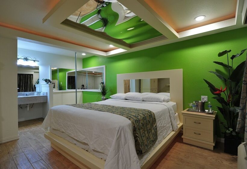 Fotos del hotel Romantic Inn & Suites:  12