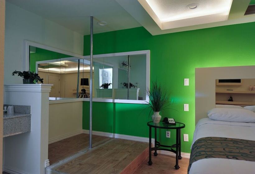 Fotos del hotel Romantic Inn & Suites:  25