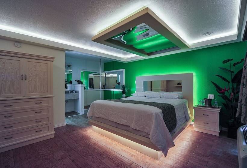 Fotos del hotel Romantic Inn & Suites:  19