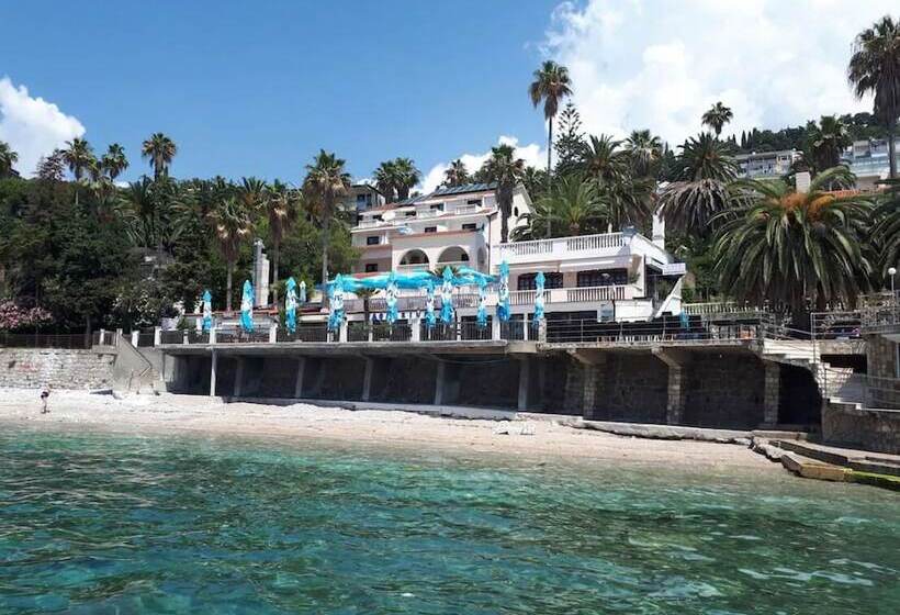 Fotos del hotel Garni Hotel Vila Aleksandar:  10