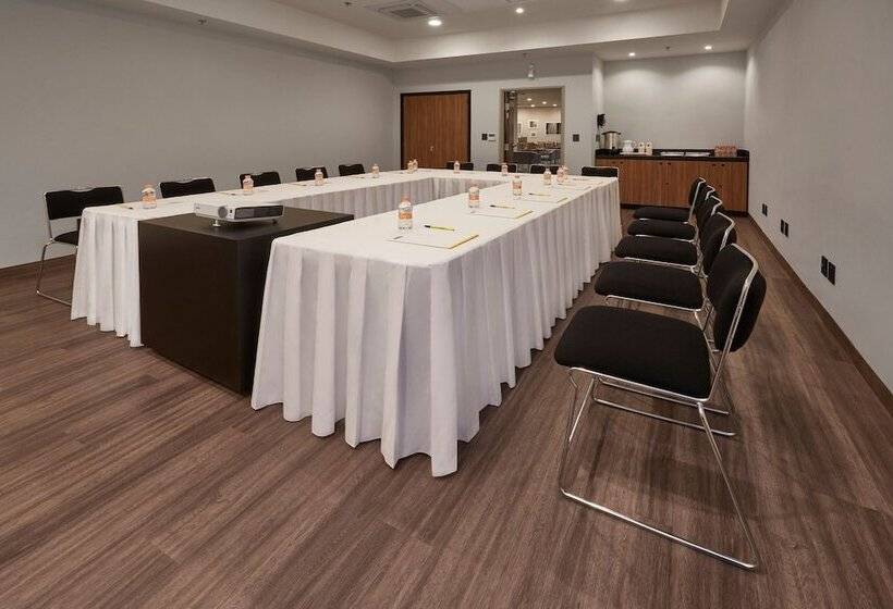 Fotos del hotel City Express La Raza:  17