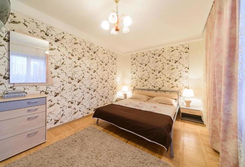 Lesi Ukrainky Boulevard