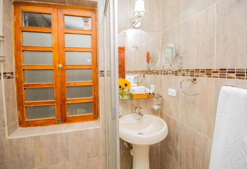 Fotos del hotel + Arte:  10