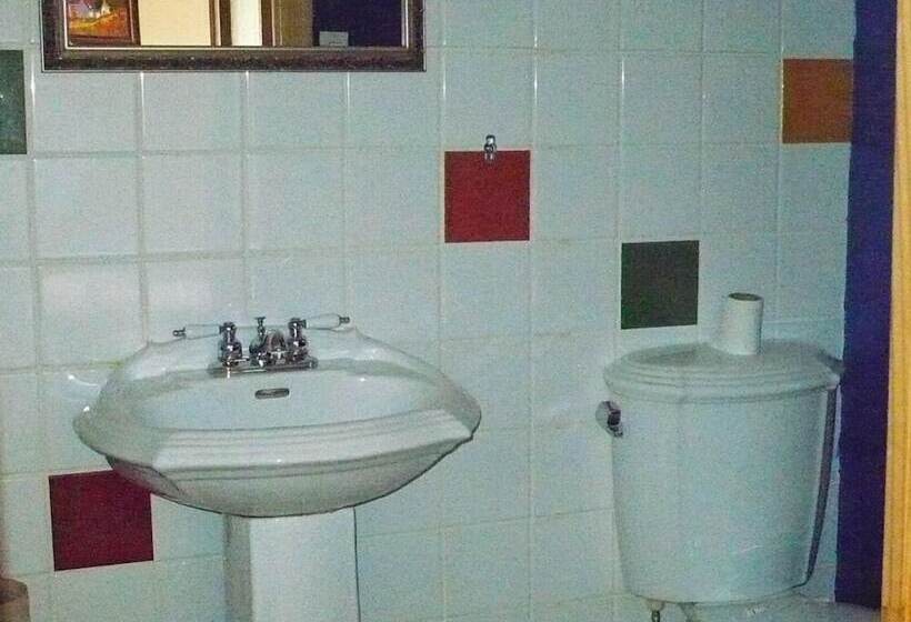 Fotos del hotel L'intendant:  6