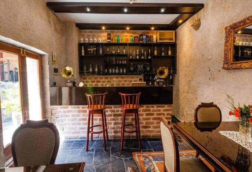 Fotos del hotel El Portal De San Lázaro:  3