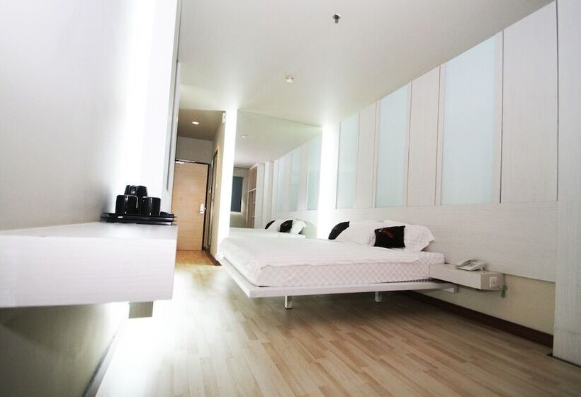 Fotos del hotel The L  Entertainment:  22