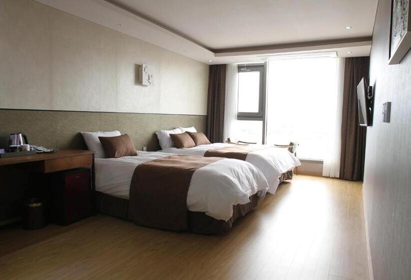 Fotos del hotel Black Sands  Jeju:  2