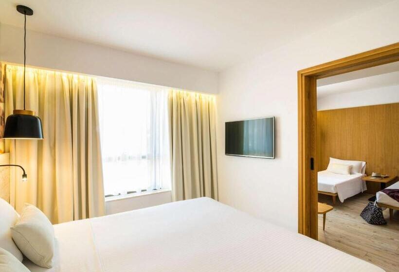 Fotos del hotel Ibis Styles Heraklion Central:  2