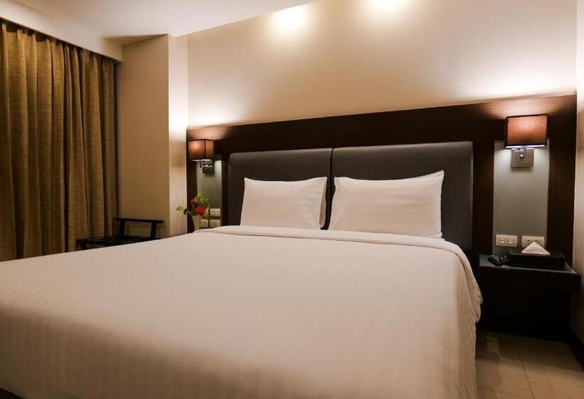 Fotos del hotel The Prestige Nana:  18