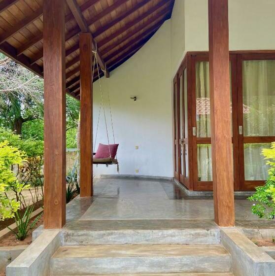 Fotos del hotel Sanjis The Seaside Cabanas:  8