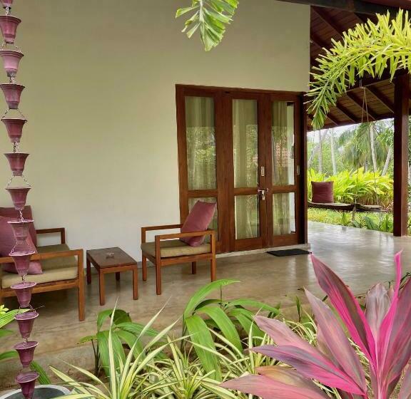 Fotos del hotel Sanjis The Seaside Cabanas:  13