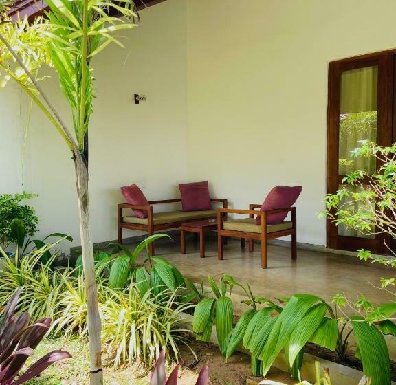 Fotos del hotel Sanjis The Seaside Cabanas:  4