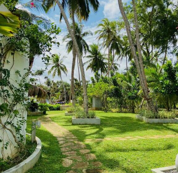 Fotos del hotel Sanjis The Seaside Cabanas:  15