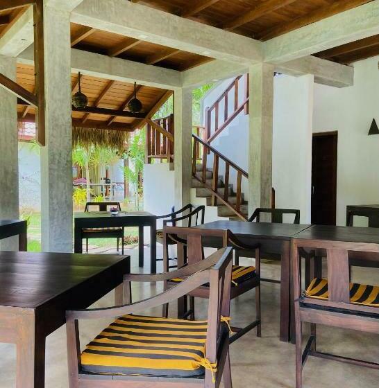 Fotos del hotel Sanjis The Seaside Cabanas:  2