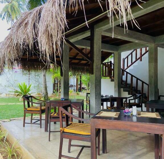 Fotos del hotel Sanjis The Seaside Cabanas:  11