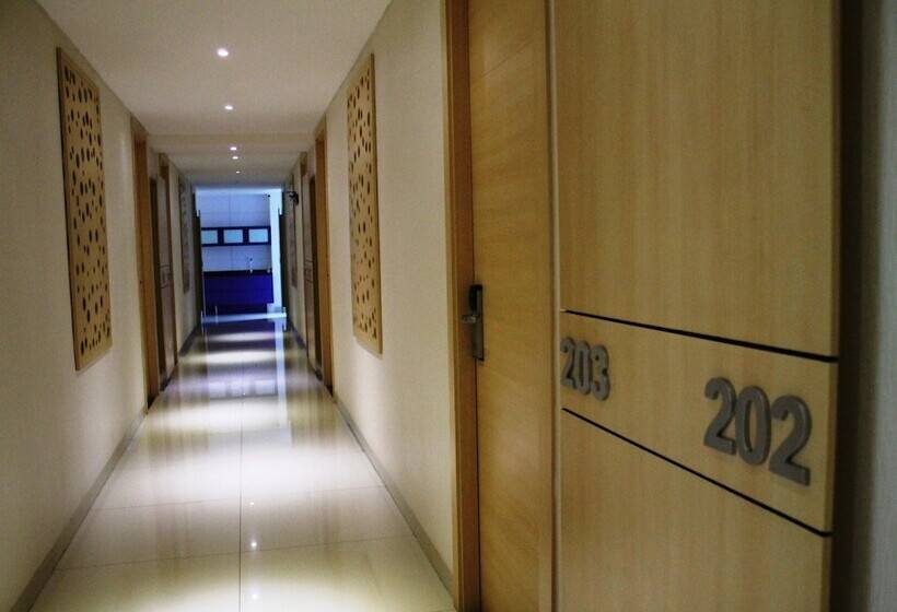 Fotos del hotel Petogogan Residence:  3